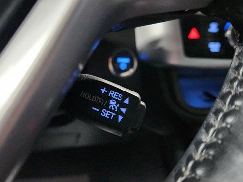 Used 2017 Toyota Highlander Limited image 35