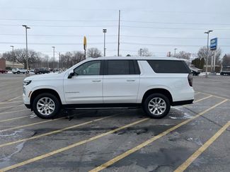 New 2025 Chevrolet Suburban Premier video 2