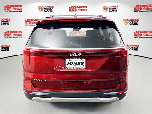 Used 2024 Kia Carnival SX Prestige image 17
