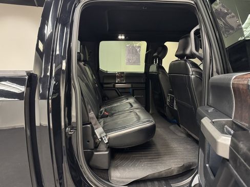 Used 2017 Ford F150 Platinum w/ Equipment Group 701A Luxury image 13