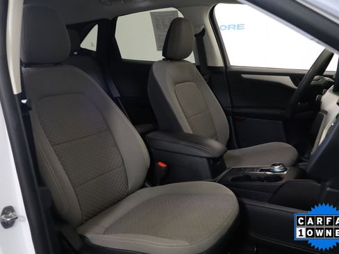 Used 2022 Ford Escape SE image 20