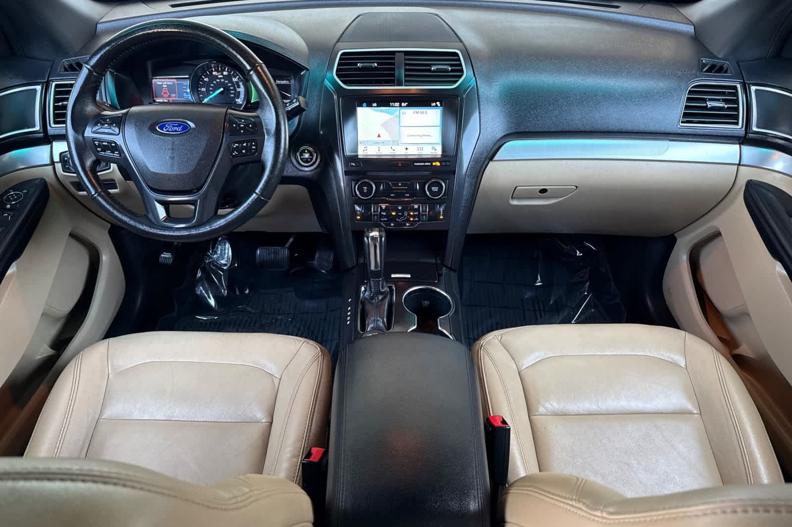 Used 2017 Ford Explorer XLT w/ Equipment Group 202A AWD/4WD image 3