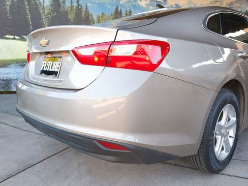 Used 2022 Chevrolet Malibu LS image 34