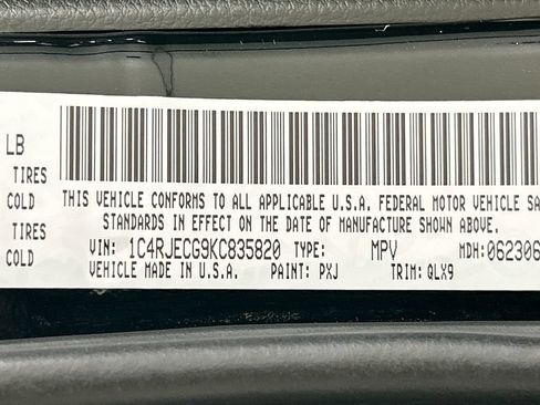 Used 2019 Jeep Grand Cherokee High Altitude RWD image 34