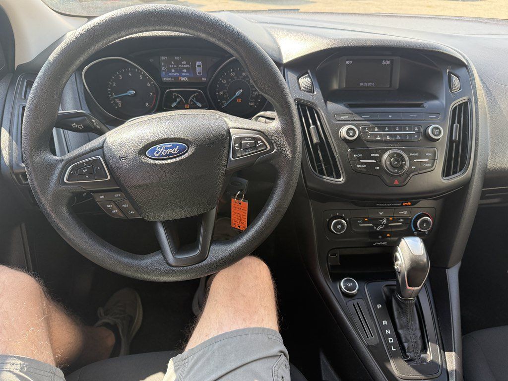 Used 2016 Ford Focus SE FWD image 17
