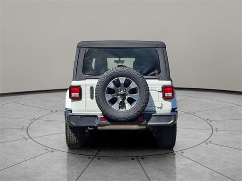 Certified 2022 Jeep Wrangler Unlimited Sahara image 11