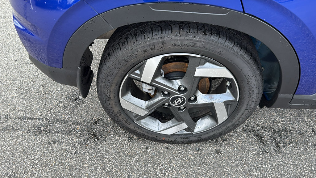 Used 2026 Hyundai Venue SEL FWD image 9