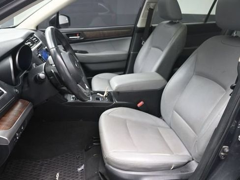 Used 2018 Subaru Outback 3.6R Limited AWD/4WD image 18