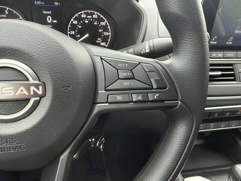 Used 2025 Nissan Altima 2.5 S FWD image 24