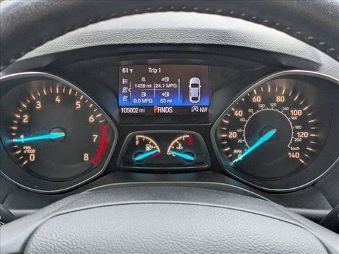 Used 2017 Ford Escape SE w/ Equipment Group 201A image 11