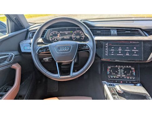 Used 2023 Audi e-tron Chronos image 28