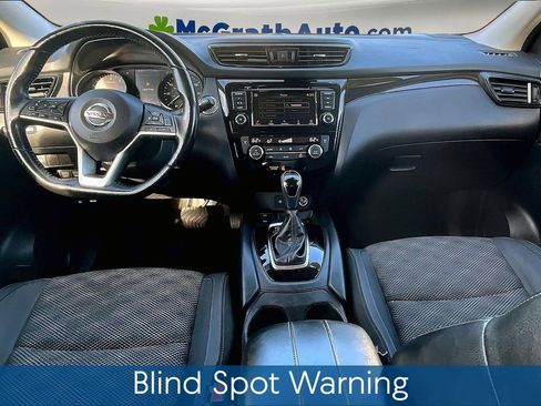 Used 2022 Nissan Rogue Sport SV w/ Technology Package image 8