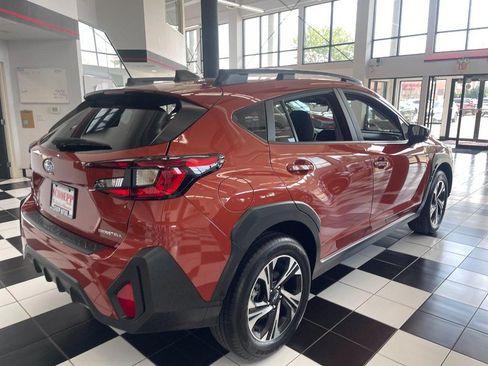 Used 2025 Subaru Crosstrek 2.5i Premium AWD/4WD image 3