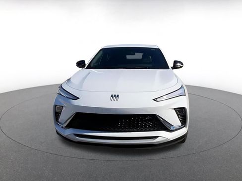 Used 2025 Buick Envista Sport Touring image 4