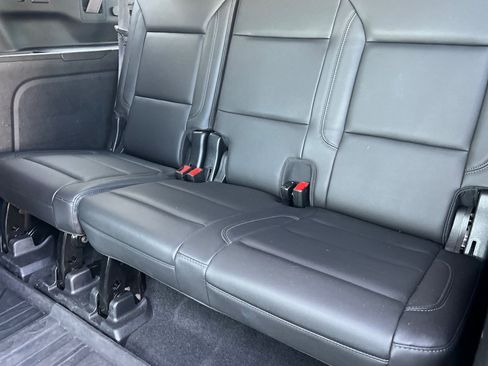 Used 2021 Chevrolet Suburban LT w/ LT Signature Package image 16