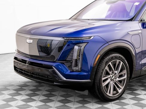 New 2026 Cadillac Vistiq Sport w/ LPO, Floor Liner Package image 38