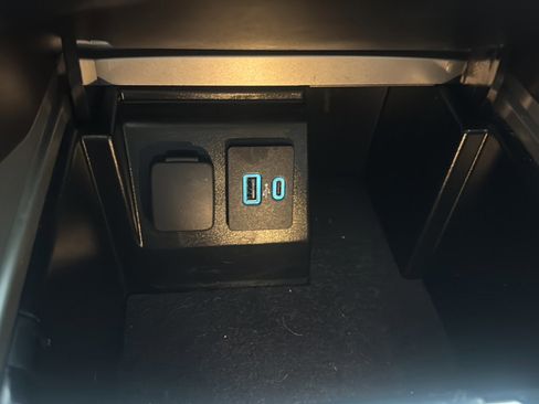 Used 2022 Ford Explorer King Ranch w/ Premium Technology Package image 44