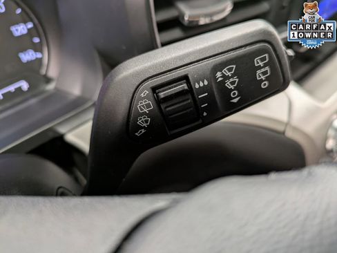 Used 2023 Ford Explorer XLT w/ Equipment Group 202A AWD/4WD image 18