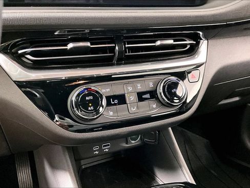 Certified 2024 Buick Envista Sport Touring w/ Convenience I Package FWD image 14