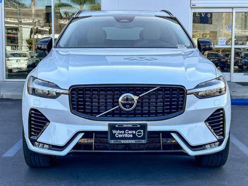 Used 2023 Volvo XC60 B5 Ultimate AWD/4WD image 2