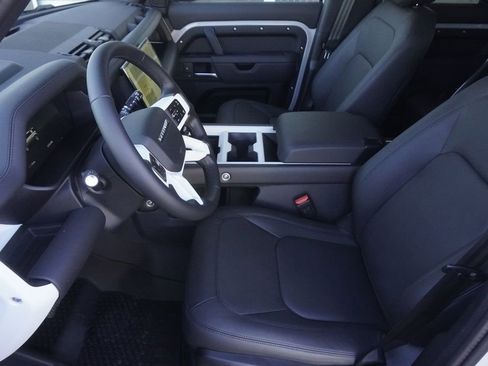 New 2026 Land Rover Defender 110 X-Dynamic SE image 19