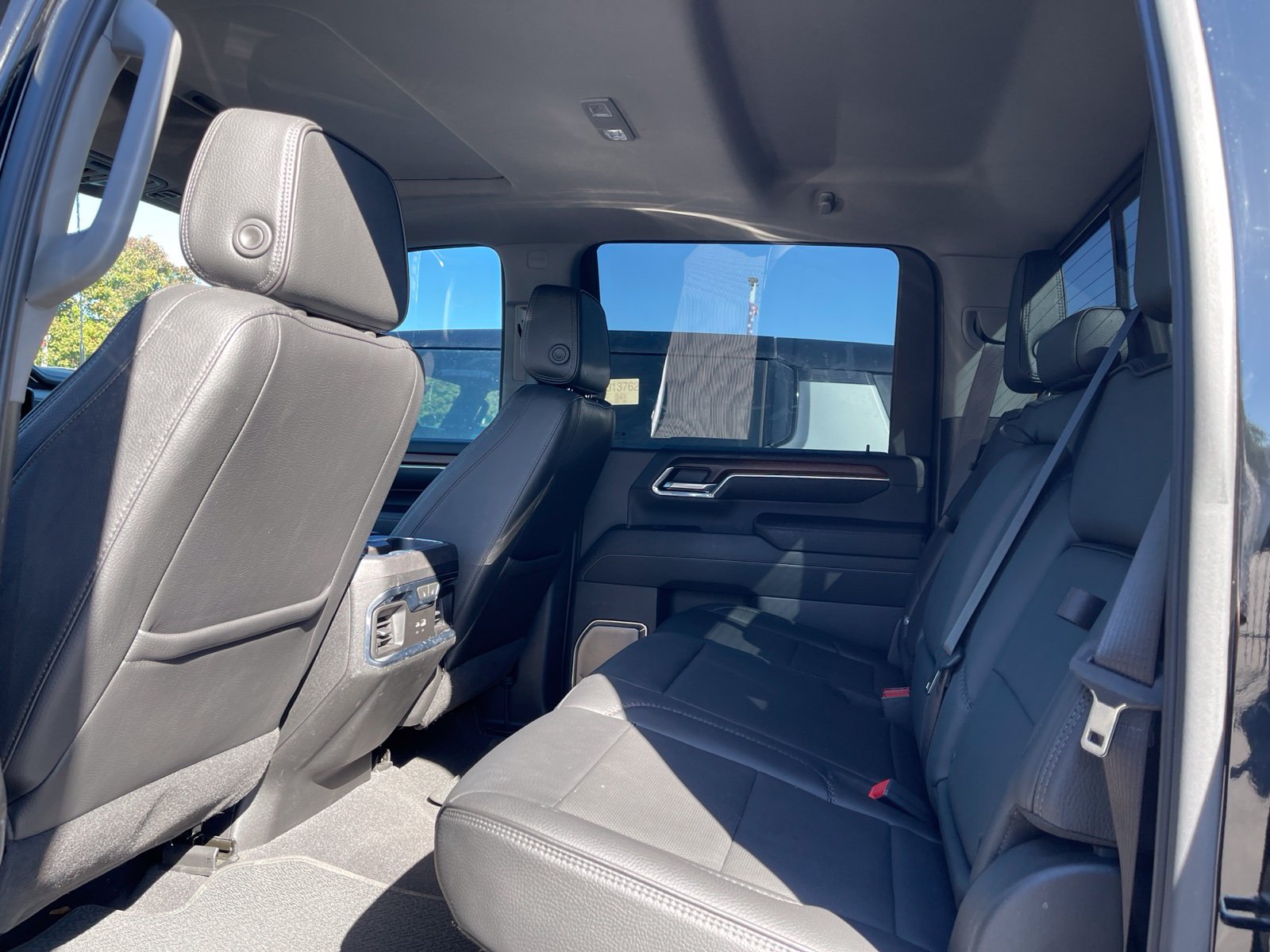 Used 2024 GMC Sierra 2500 Denali w/ Denali Reserve Package AWD/4WD image 4
