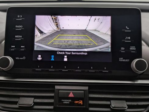 Used 2018 Honda Accord LX image 8