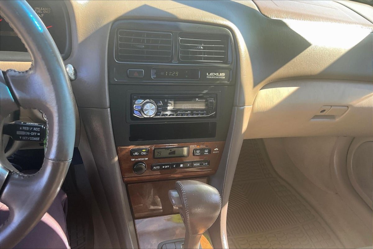 Used 2000 Lexus ES 330 w/ Lexus Value Pkg FWD image 12
