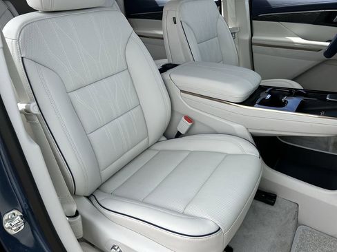 New 2026 Buick Enclave Avenir w/ Super Cruise Package FWD image 29