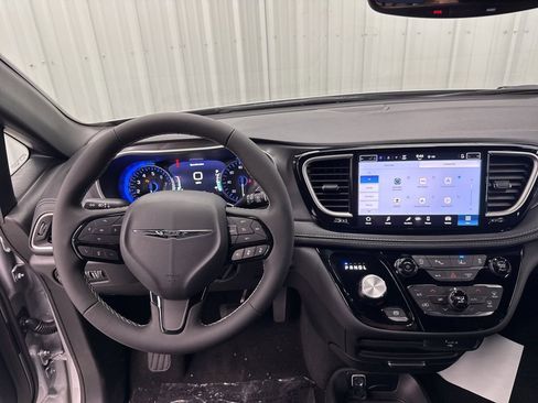 New 2026 Chrysler Pacifica Select image 23