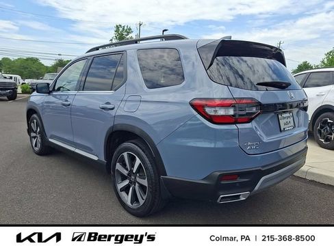 Used 2023 Honda Pilot Touring image 8