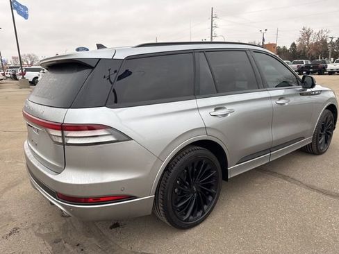 Used 2024 Lincoln Aviator Reserve w/ Jet Package image 10