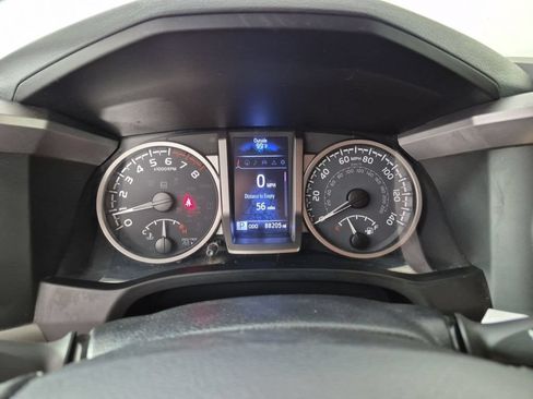 Used 2020 Toyota Tacoma SR5 AWD/4WD image 21