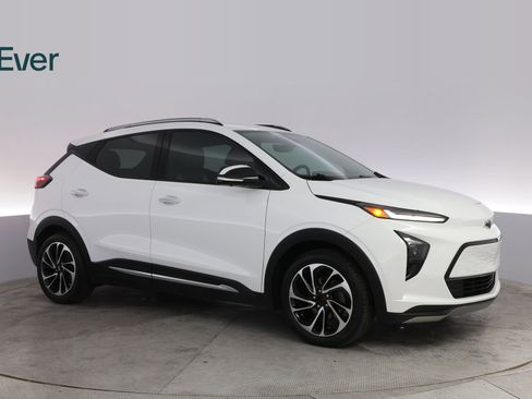 Used 2023 Chevrolet Bolt EUV Premier image 14