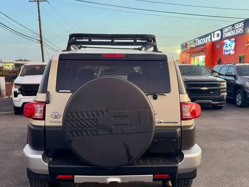 Used 2008 Toyota FJ Cruiser 4WD image 9