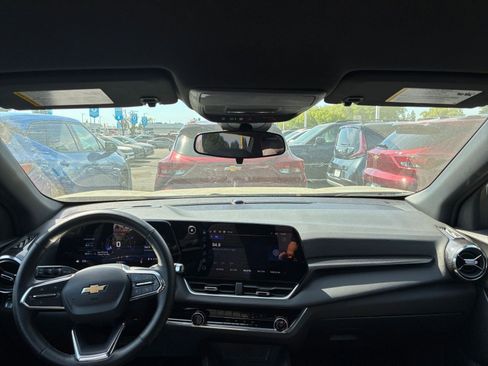 Used 2025 Chevrolet Equinox LT image 33