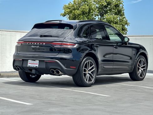 Certified 2024 Porsche Macan S AWD/4WD image 8