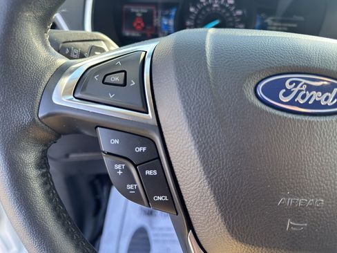 Used 2021 Ford Edge SEL w/ Convenience Package image 18