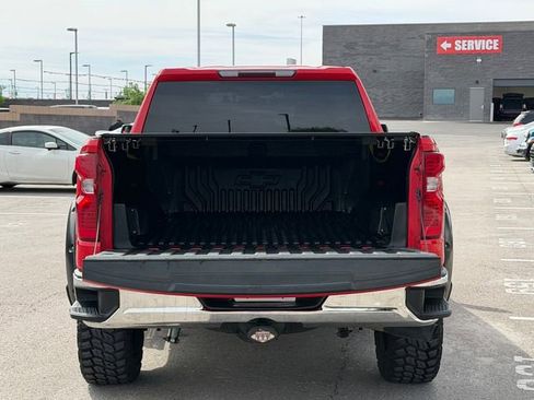 Used 2021 Chevrolet Silverado 1500 LT AWD/4WD image 4