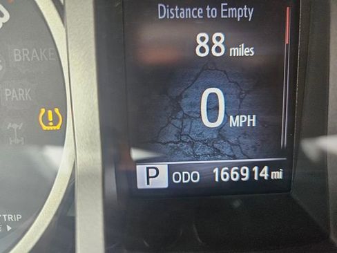 Used 2016 Toyota Tacoma Limited w/ Towing Package image 16