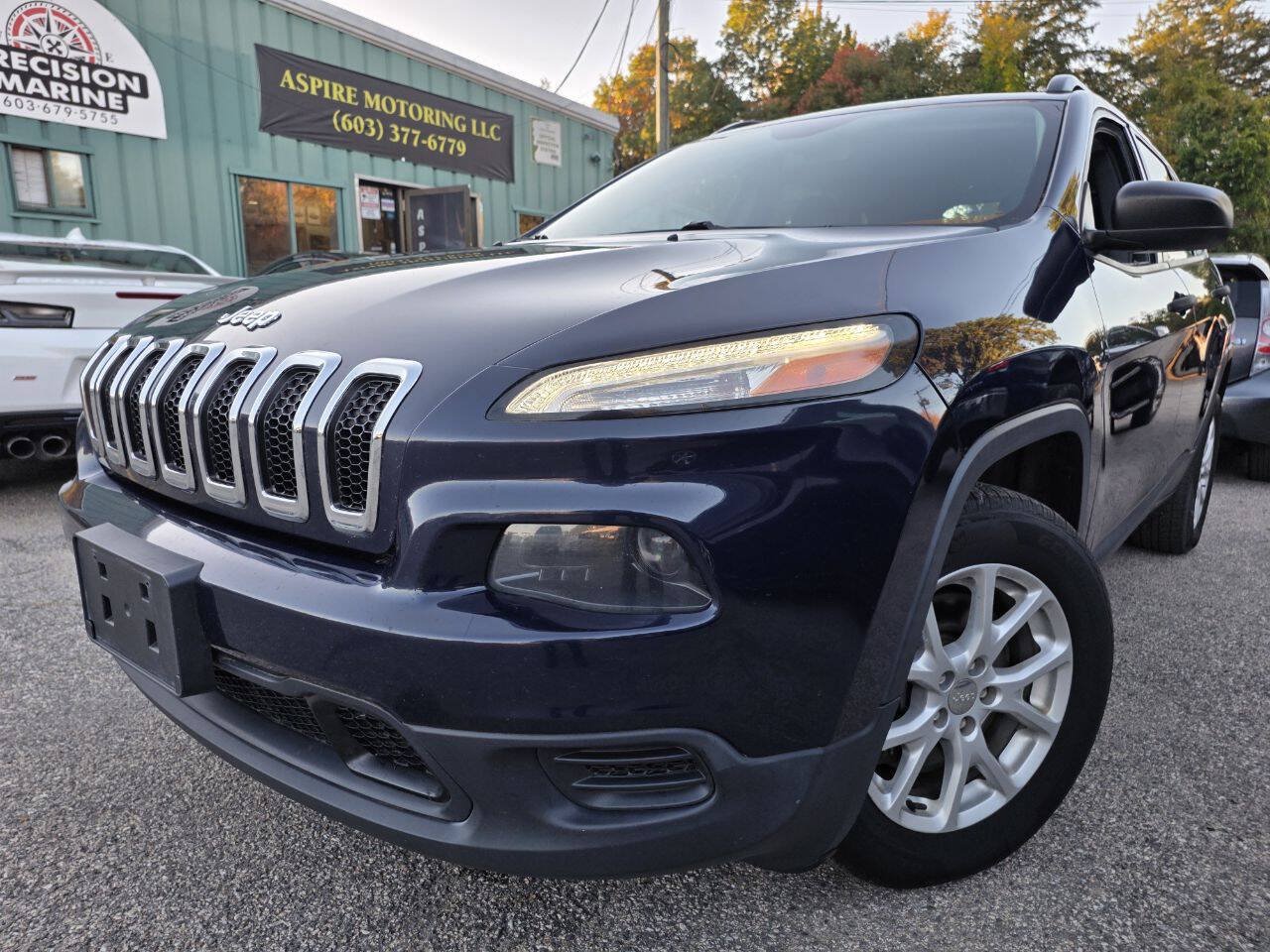 Used 2015 Jeep Cherokee Sport w/ Cold Weather Group AWD/4WD image 3
