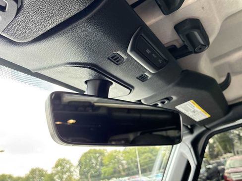 Used 2022 Jeep Wrangler Unlimited Sahara image 35