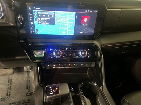Certified 2025 GMC Sierra 1500 AT4 w/ AT4 Premium Package AWD/4WD image 23