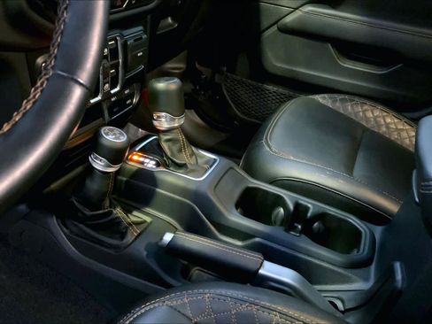 Used 2021 Jeep Wrangler Unlimited Sahara image 15