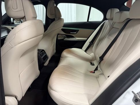 Used 2024 Mercedes-Benz E 350 4MATIC Sedan image 25