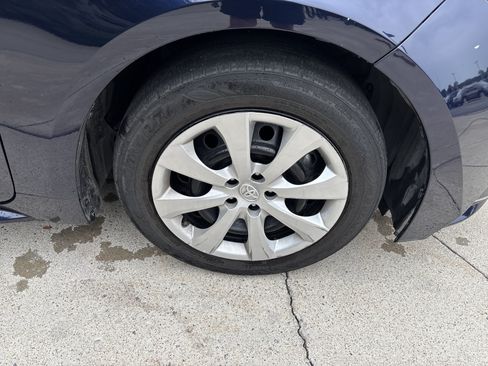 Used 2025 Toyota Corolla LE FWD image 34