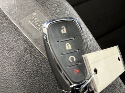 Used 2025 Chevrolet Trax LT w/ LT Convenience Package image 23