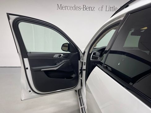 Used 2021 BMW X7 xDrive40i w/ Cold Weather Package AWD/4WD image 17