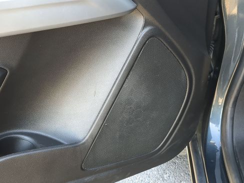 Used 2019 Chevrolet Colorado LT w/ LT Convenience Package image 15