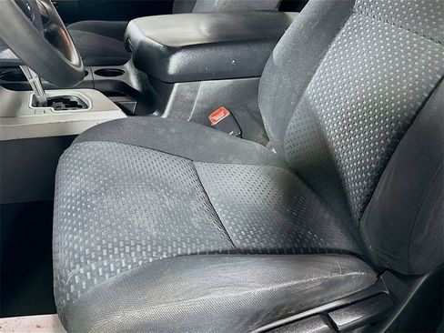 Used 2010 Toyota Tundra 4x4 CrewMax image 18